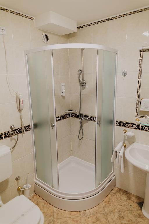 Hotel Silver Osijek Extérieur photo